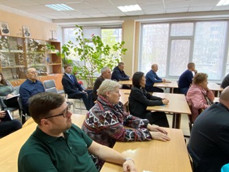 Александр Маслов принял участие в обсуждении вопросов благоустройства Кировского района 
